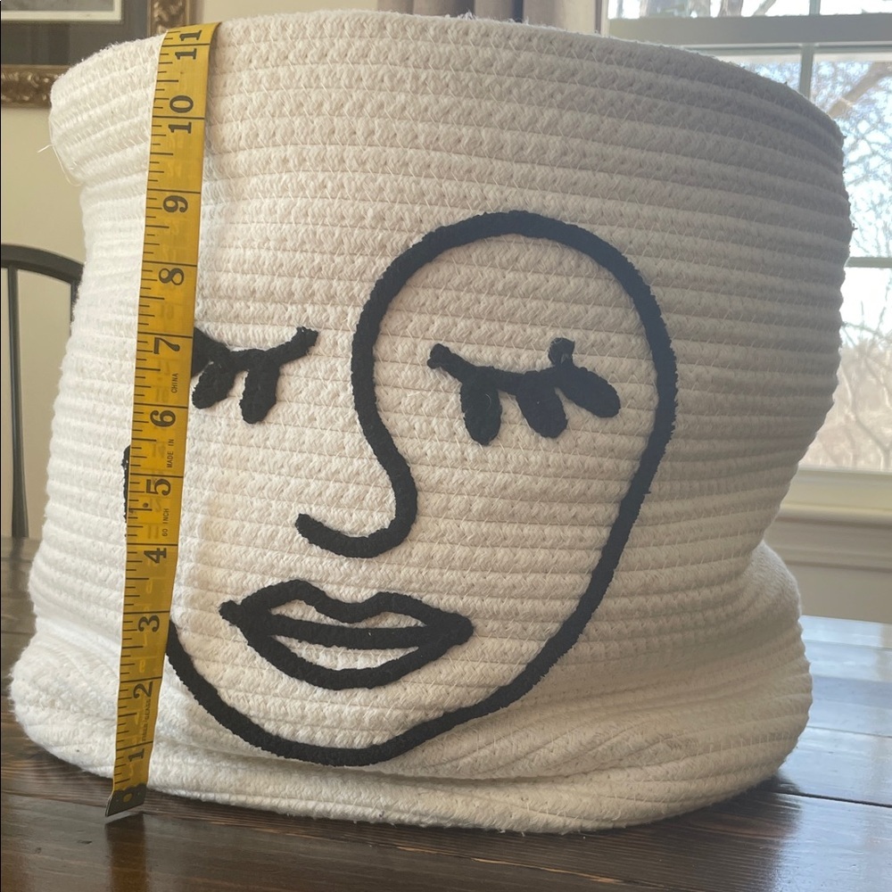 Face Design White Minimalist Woven Storage Basket - Picture 7 of 15